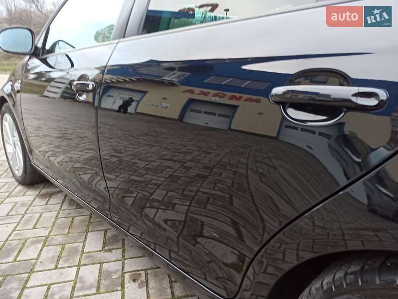 Універсал Volkswagen Golf 2012 в Запоріжжі