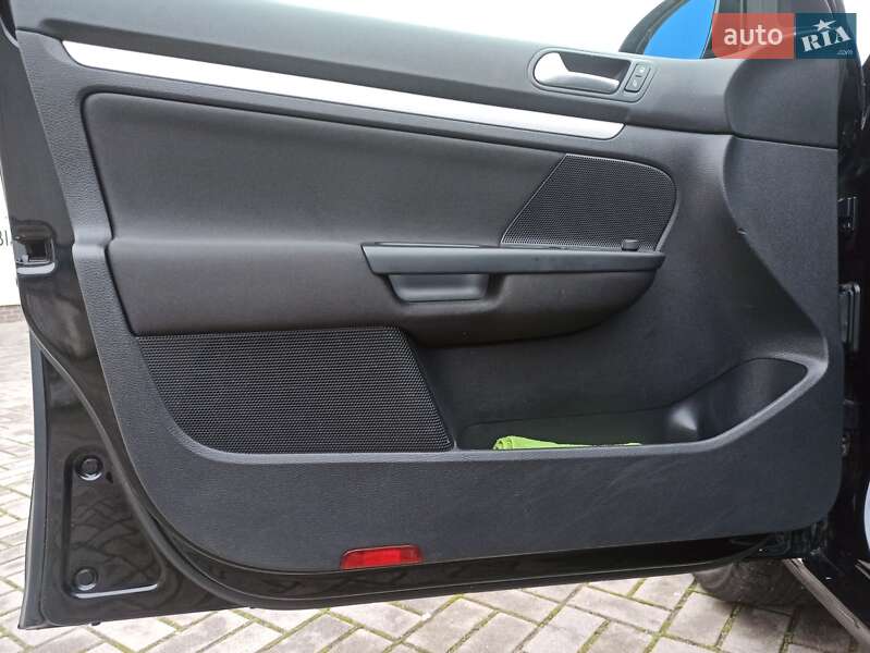 Універсал Volkswagen Golf 2012 в Запоріжжі