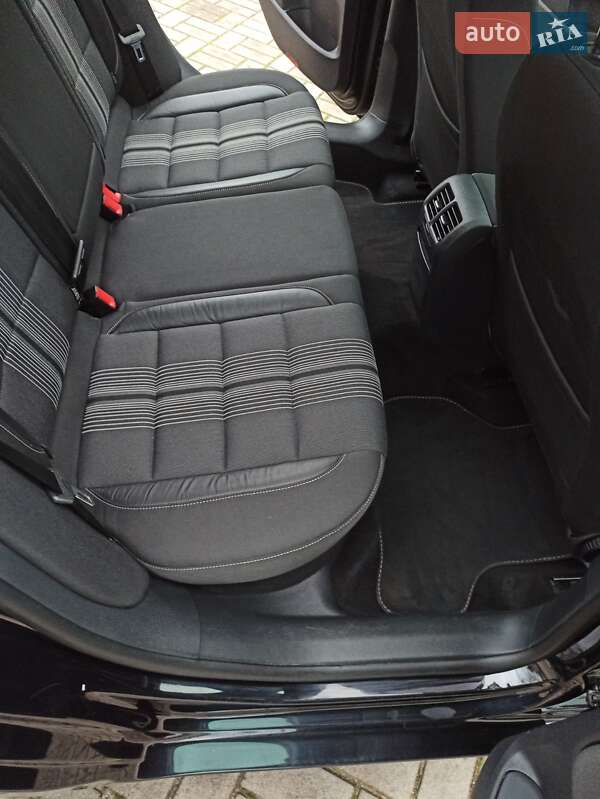 Універсал Volkswagen Golf 2012 в Запоріжжі