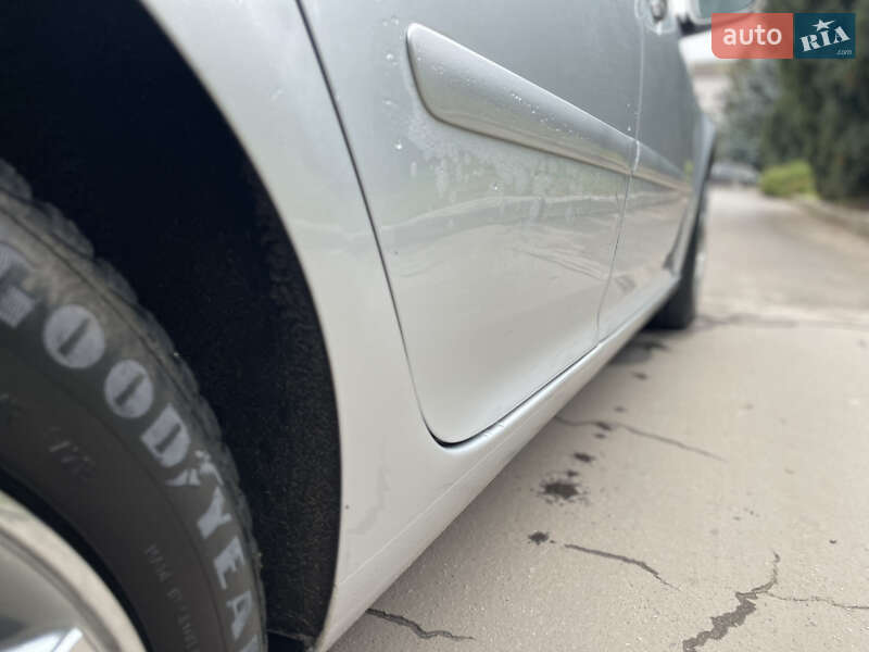 Хетчбек Volkswagen Golf 2006 в Шепетівці