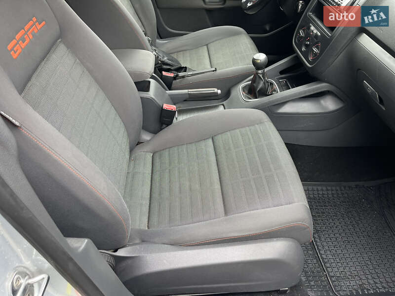 Хетчбек Volkswagen Golf 2006 в Шепетівці