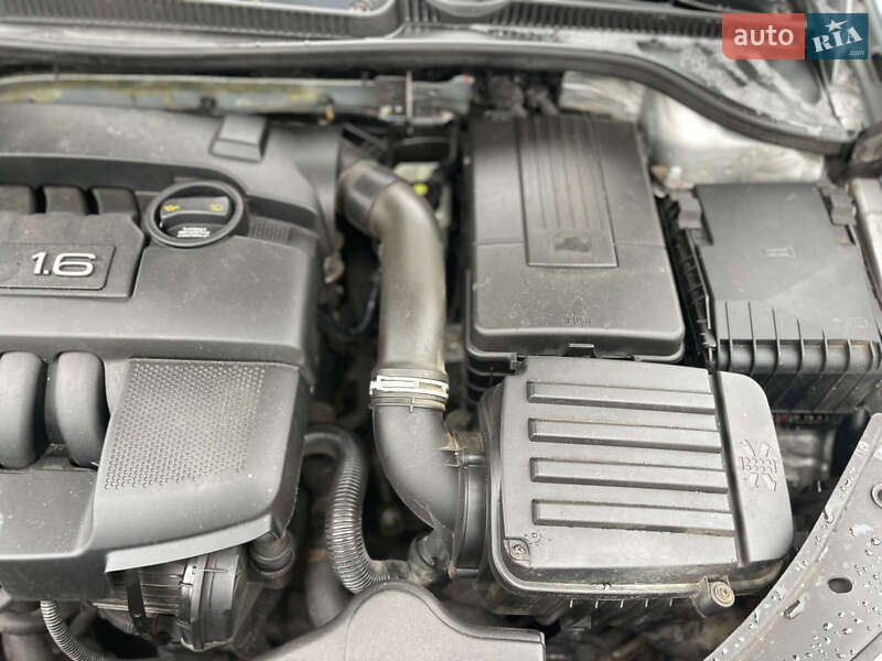 Хетчбек Volkswagen Golf 2006 в Шепетівці