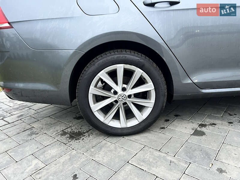 Універсал Volkswagen Golf 2016 в Луцьку