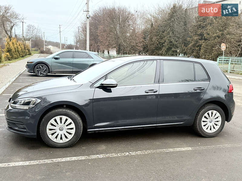 Хетчбек Volkswagen Golf 2019 в Хмельницькому