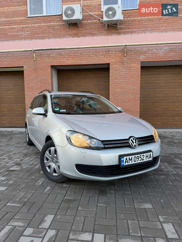 Універсал Volkswagen Golf 2010 в Бердичеві