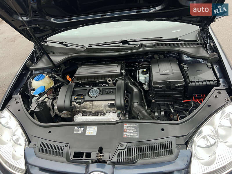 Хетчбек Volkswagen Golf 2007 в Запоріжжі