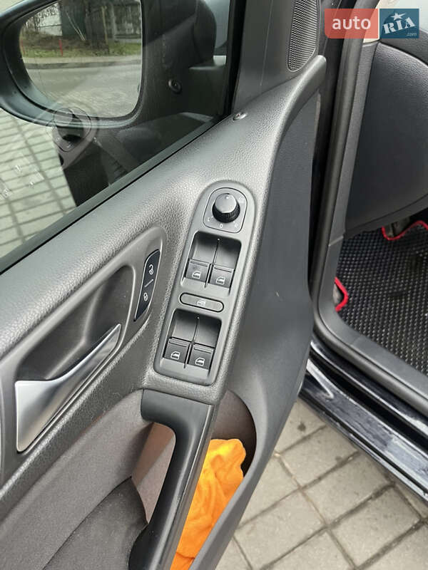 Хэтчбек Volkswagen Golf 2011 в Броварах