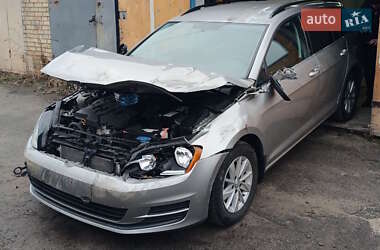 Универсал Volkswagen Golf 2015 в Киеве