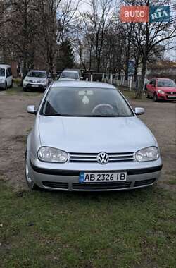 Хэтчбек Volkswagen Golf 2001 в Киеве