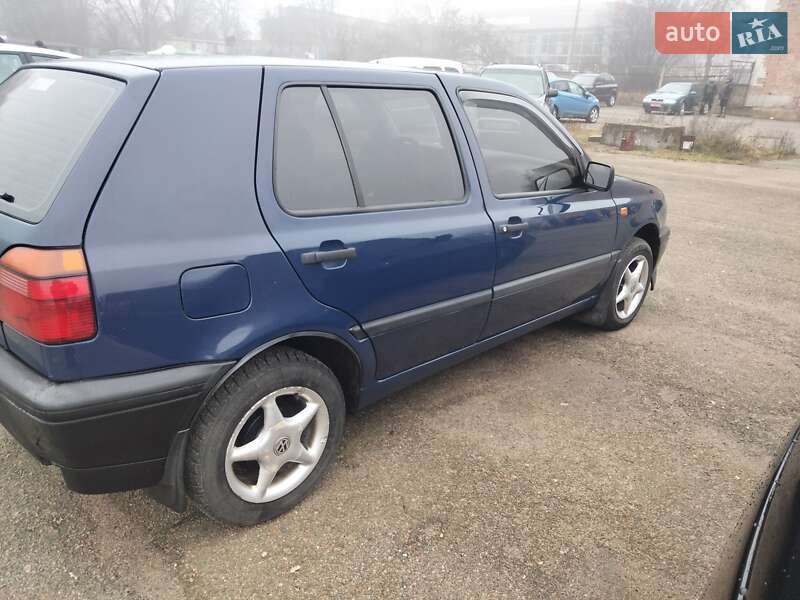 Хэтчбек Volkswagen Golf 1994 в Чернигове