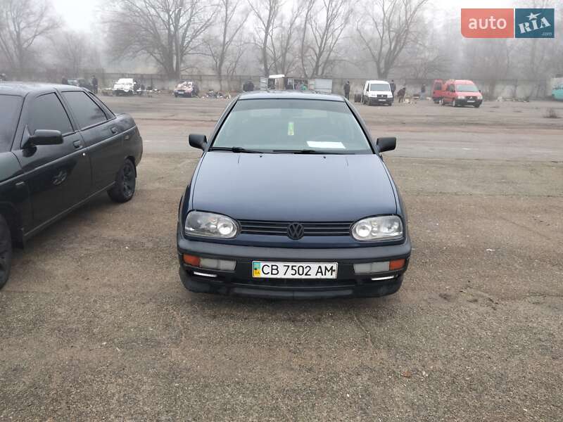 Хэтчбек Volkswagen Golf 1994 в Чернигове