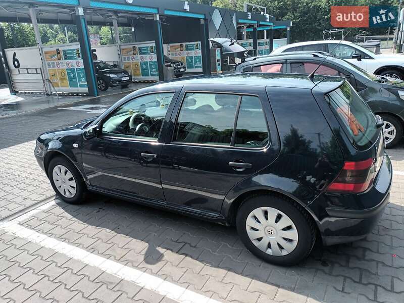 Хетчбек Volkswagen Golf 2001 в Бердичеві