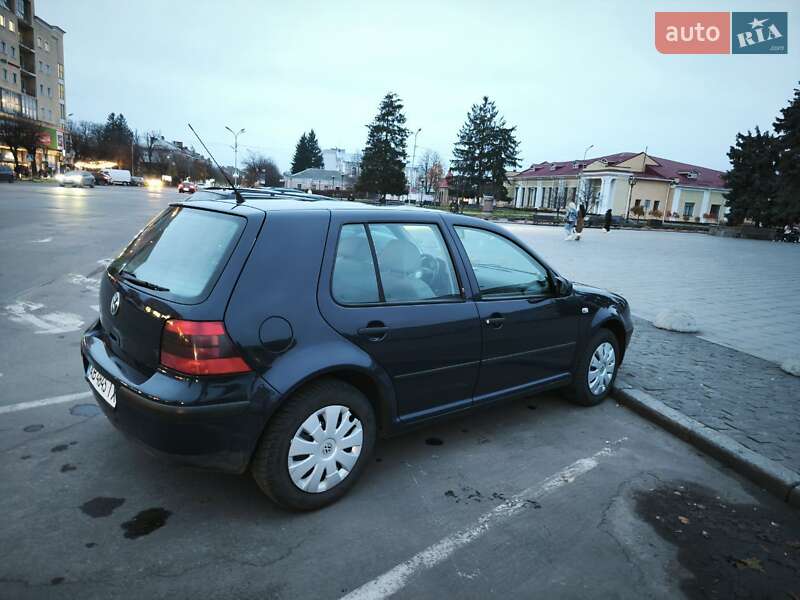 Хетчбек Volkswagen Golf 2001 в Бердичеві