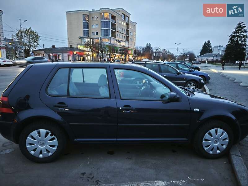 Хетчбек Volkswagen Golf 2001 в Бердичеві