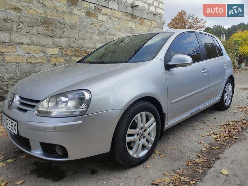 Хетчбек Volkswagen Golf 2006 в Южноукраїнську