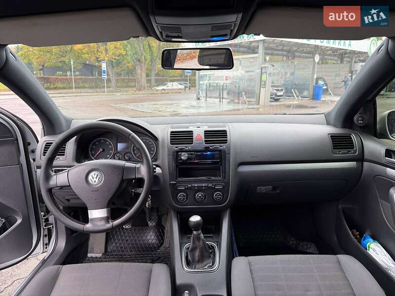 Хэтчбек Volkswagen Golf 2006 в Киеве