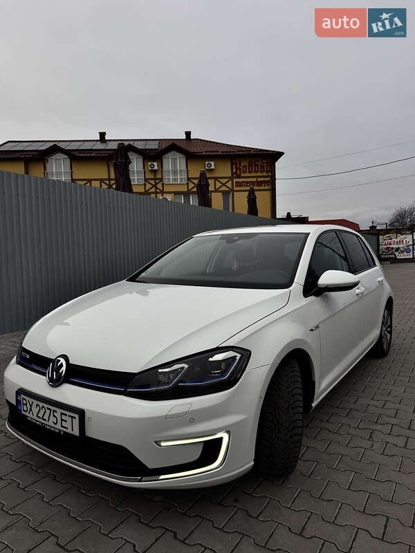 Хэтчбек Volkswagen Golf 2017 в Хмельницком фото Хэтчбек Volkswagen Golf 2017 в Хмельницком