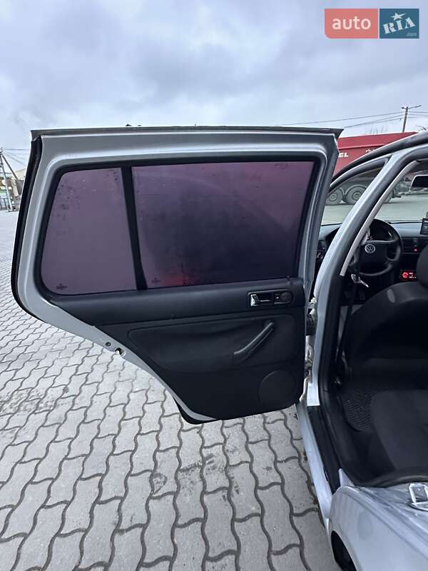 Хетчбек Volkswagen Golf 2002 в Городку