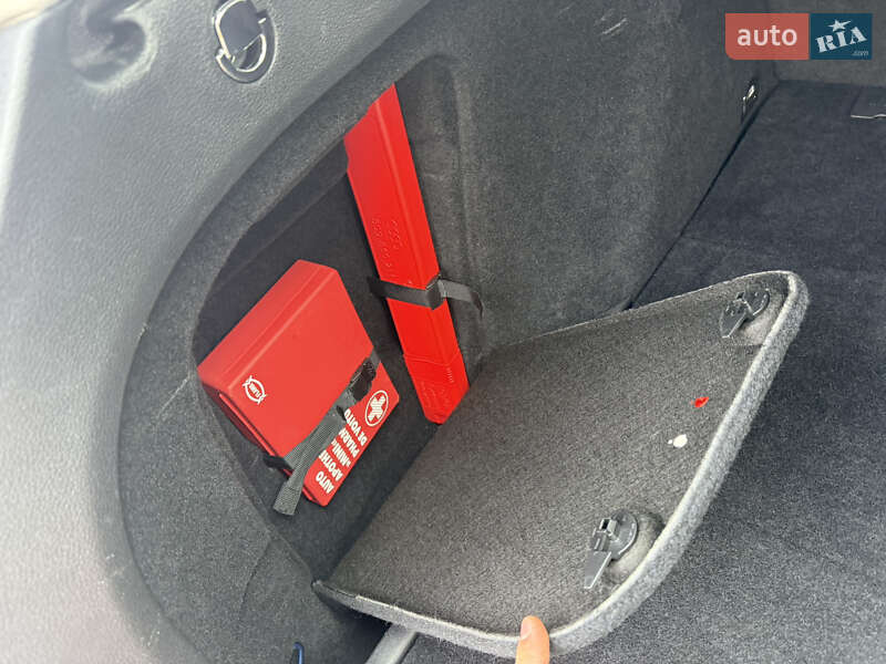 Универсал Volkswagen Golf 2010 в Луцке