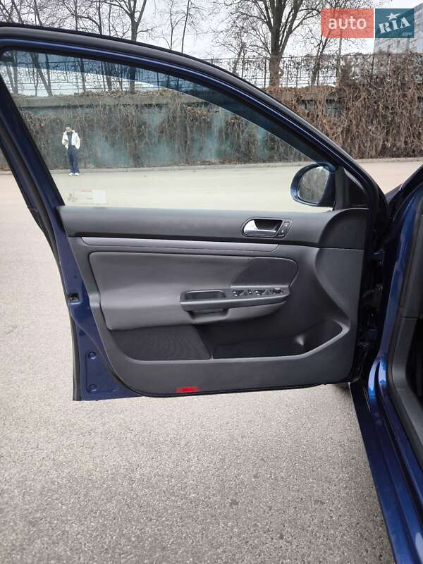 Универсал Volkswagen Golf 2009 в Днепре