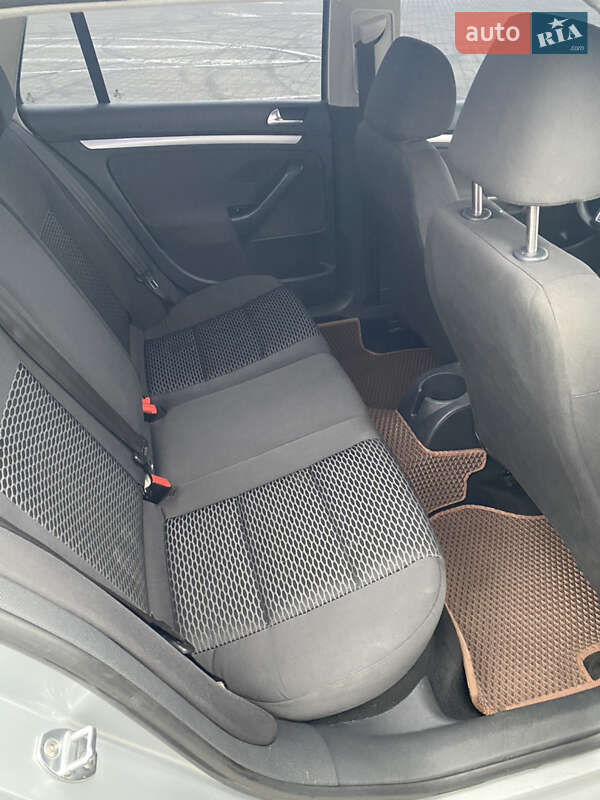 Универсал Volkswagen Golf 2010 в Киеве фото 10 Универсал Volkswagen Golf 2010 в Киеве