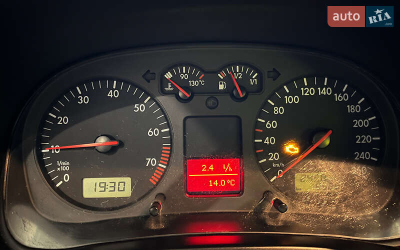 Універсал Volkswagen Golf 2002 в Шептицькому