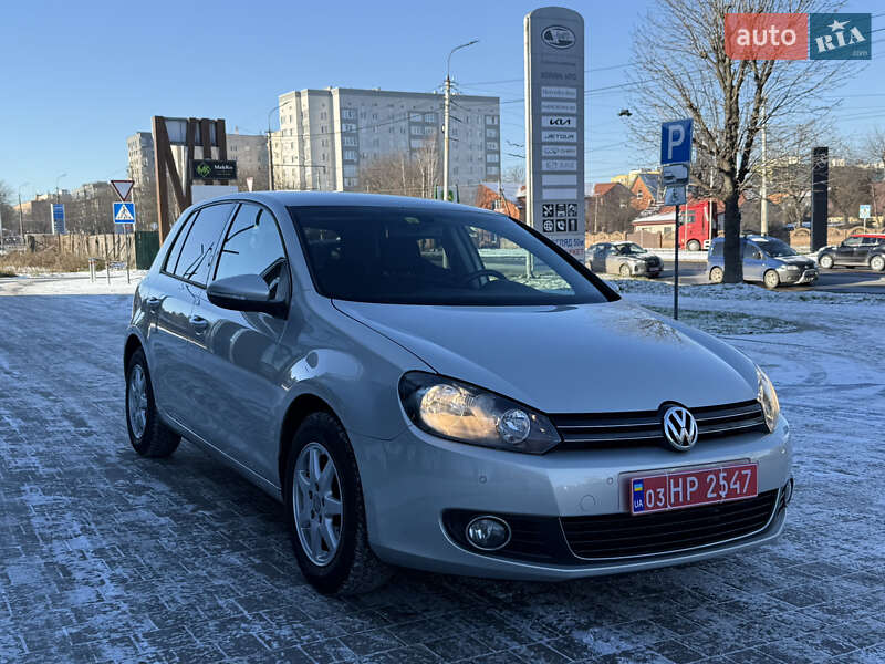 Хетчбек Volkswagen Golf 2009 в Луцьку