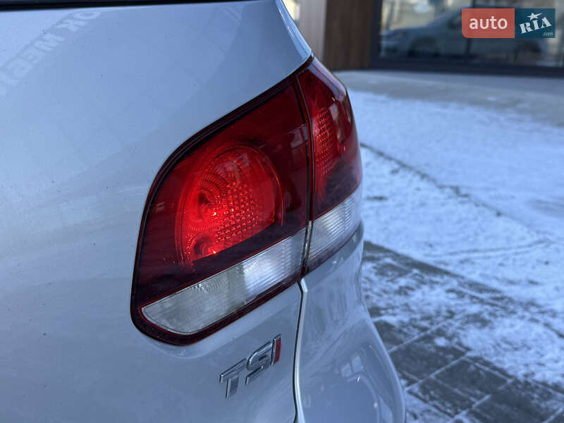 Хетчбек Volkswagen Golf 2009 в Луцьку