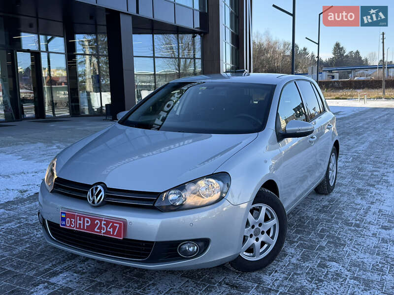 Хетчбек Volkswagen Golf 2009 в Луцьку