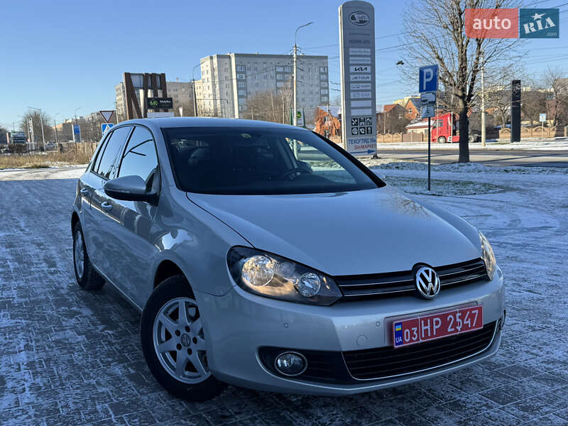 Хетчбек Volkswagen Golf 2009 в Луцьку