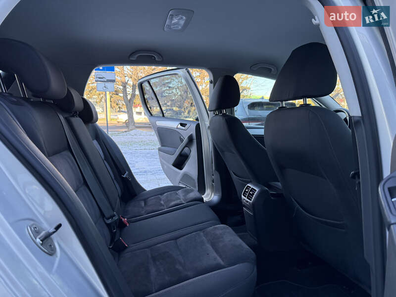 Хетчбек Volkswagen Golf 2009 в Луцьку