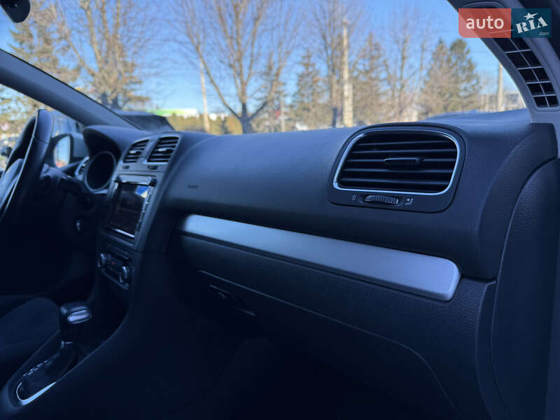 Хетчбек Volkswagen Golf 2009 в Луцьку