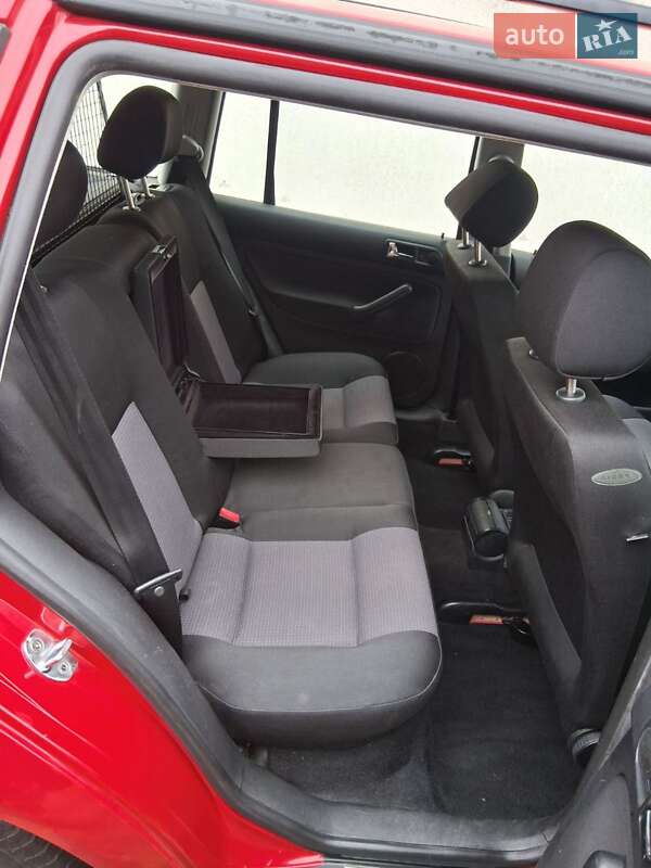 Универсал Volkswagen Golf 2002 в Харькове