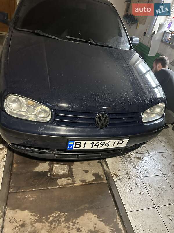 Хетчбек Volkswagen Golf 2002 в Полтаві