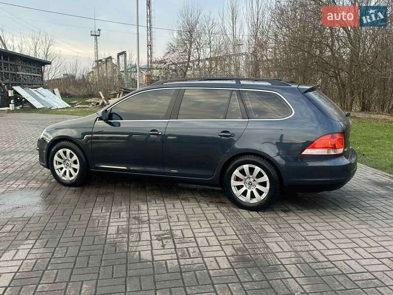 Універсал Volkswagen Golf 2008 в Нововолинську