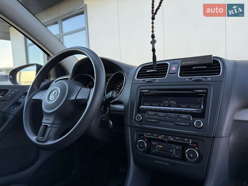 Хетчбек Volkswagen Golf 2011 в Мукачевому