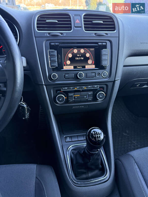 Універсал Volkswagen Golf 2012 в Луцьку