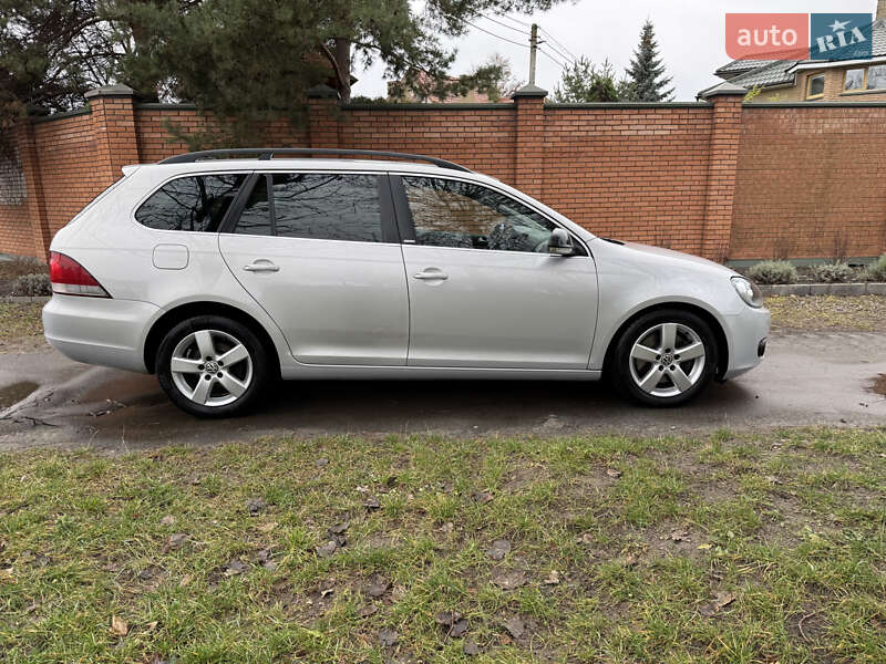 Універсал Volkswagen Golf 2012 в Луцьку