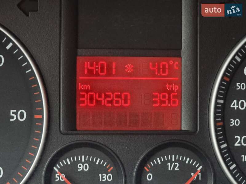 Хэтчбек Volkswagen Golf 2007 в Днепре