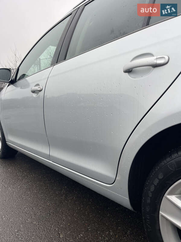 Универсал Volkswagen Golf 2012 в Ровно