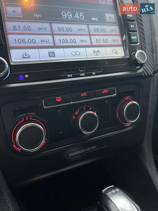 Универсал Volkswagen Golf 2012 в Ровно