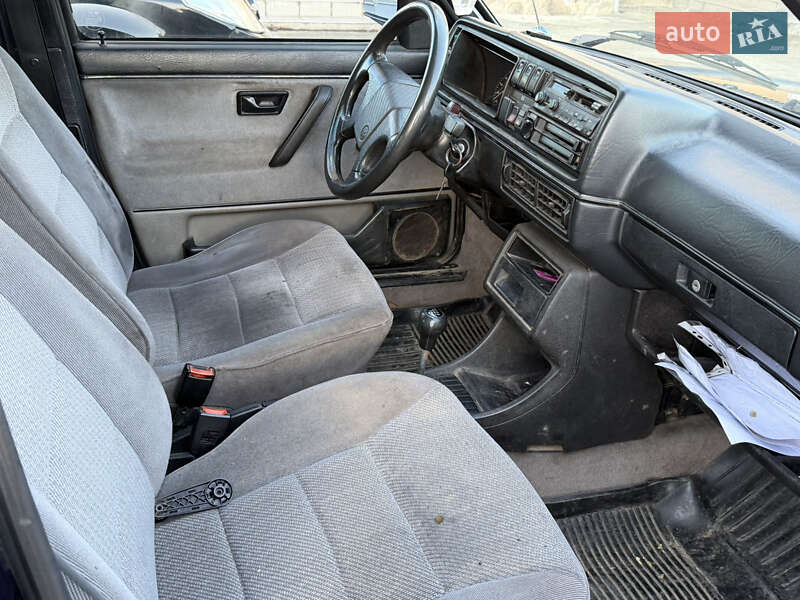 Хэтчбек Volkswagen Golf 1990 в Солотвине