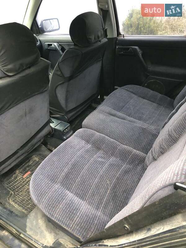 Хетчбек Volkswagen Golf 1993 в Мерефа