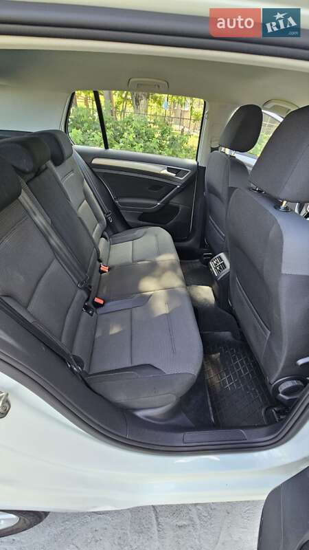 Хэтчбек Volkswagen Golf 2016 в Ивано-Франковске фото 25 Хэтчбек Volkswagen Golf 2016 в Ивано-Франковске