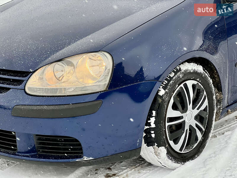 Хетчбек Volkswagen Golf 2005 в Харкові