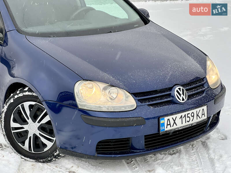 Хетчбек Volkswagen Golf 2005 в Харкові