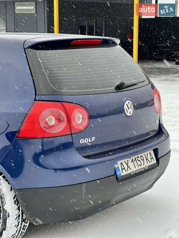 Хетчбек Volkswagen Golf 2005 в Харкові