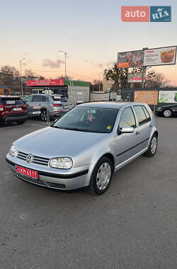 Хэтчбек Volkswagen Golf 2001 в Полтаве