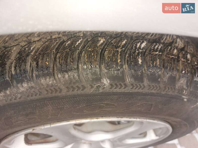 Хетчбек Volkswagen Golf 2004 в Теофіполі