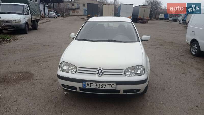 Volkswagen Golf 2000